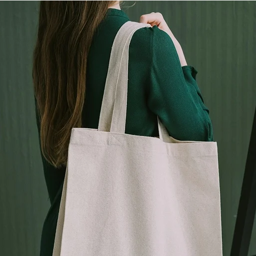 lady-with-a-tote-bag lady-with-a-tote-bag